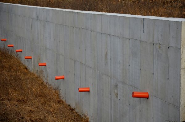Cost of Concrete Wall Installation in Redwood City
