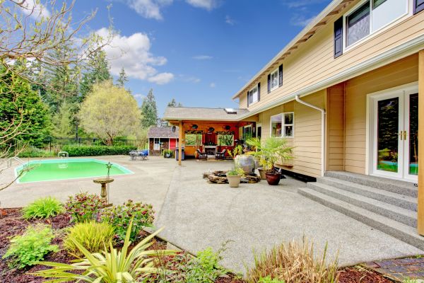 Cost of Pool Area Concreting in Redwood City